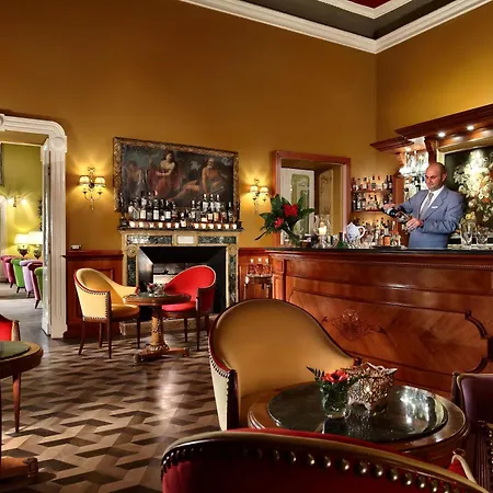 Grand Hotel